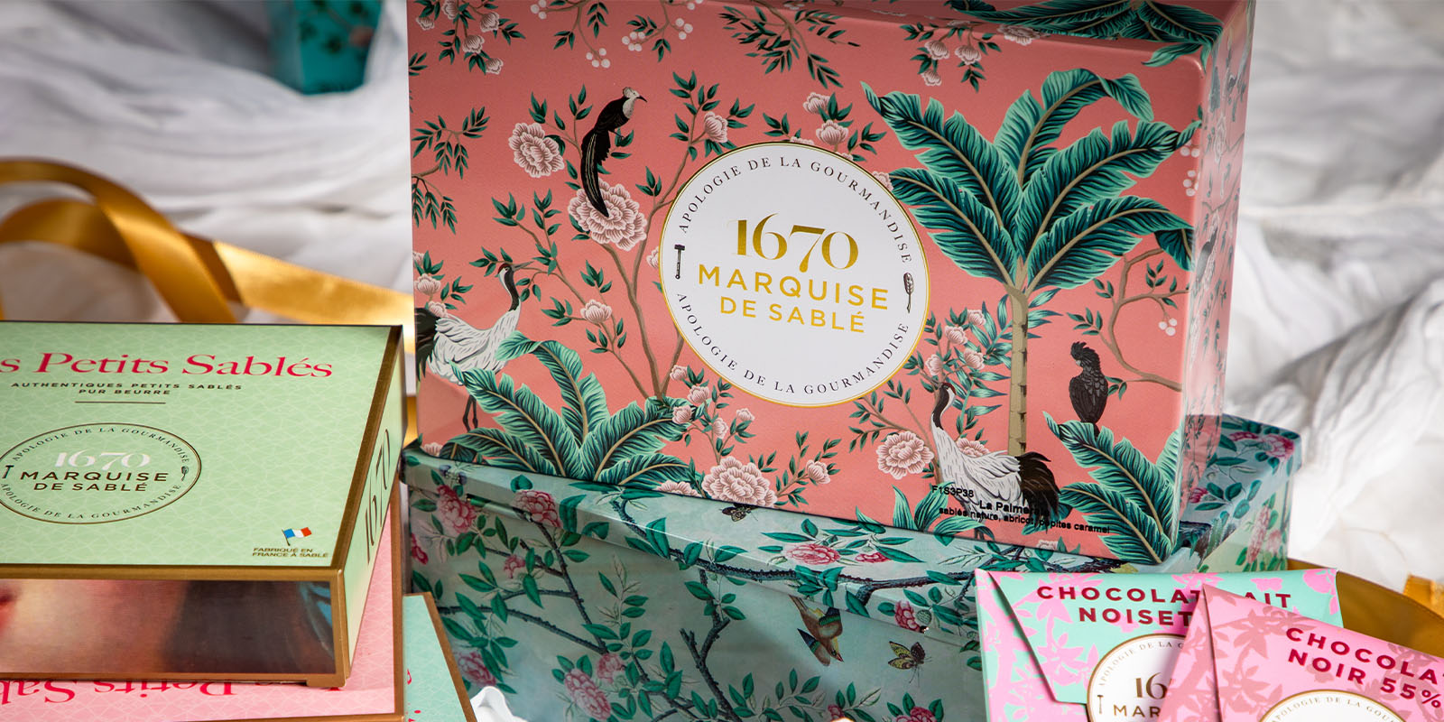 Biscuits sablés assortiment nature, pépites de caramel et pépites d'abricot. - boite métal "La palmeraie" 300g