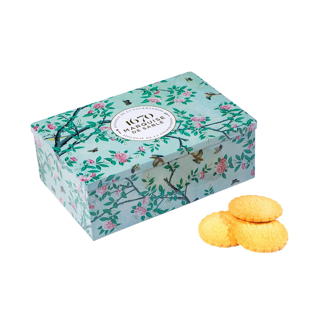 Cookies assortment, raspberry chips, chocolate chips, plain butter - "In a garden" 300g tin 